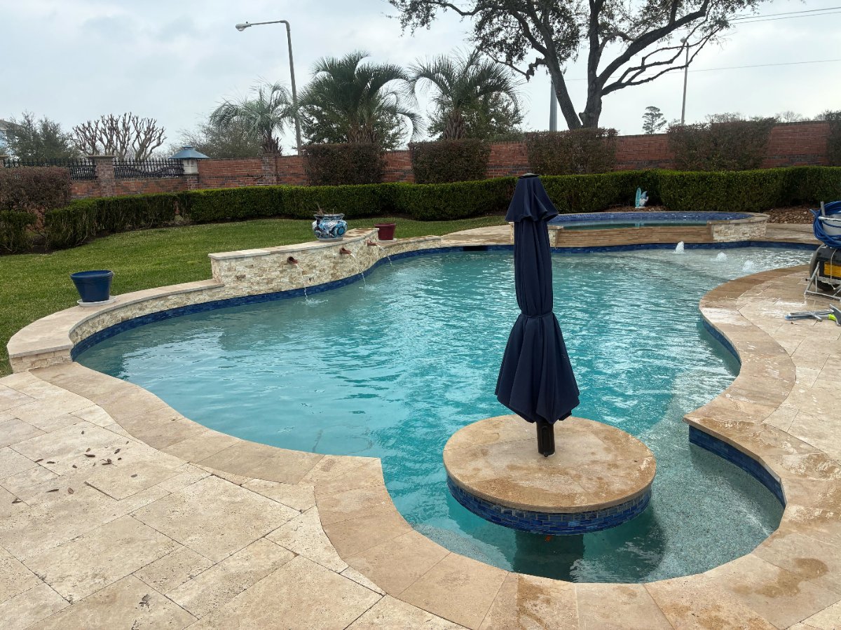 Pool service in Clear Lake