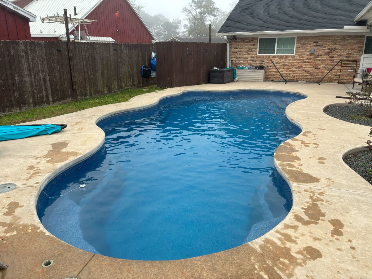 Pool service in Dickinson