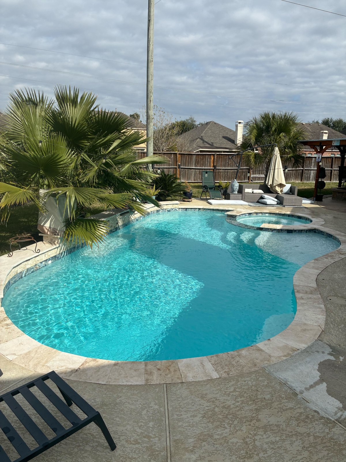 Beautiful pool in Pearland, TX after cleaning