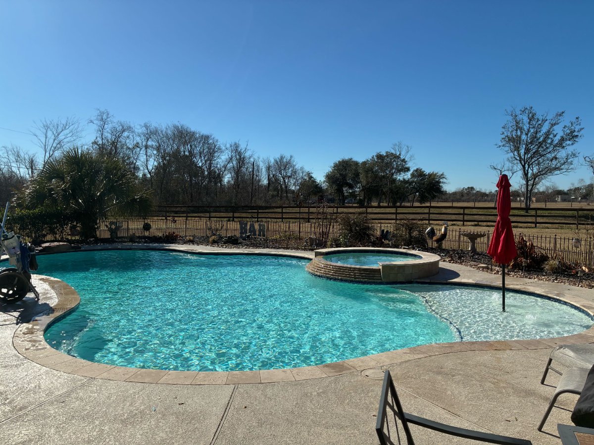 Clean pool in Santa Fe after Admiral service